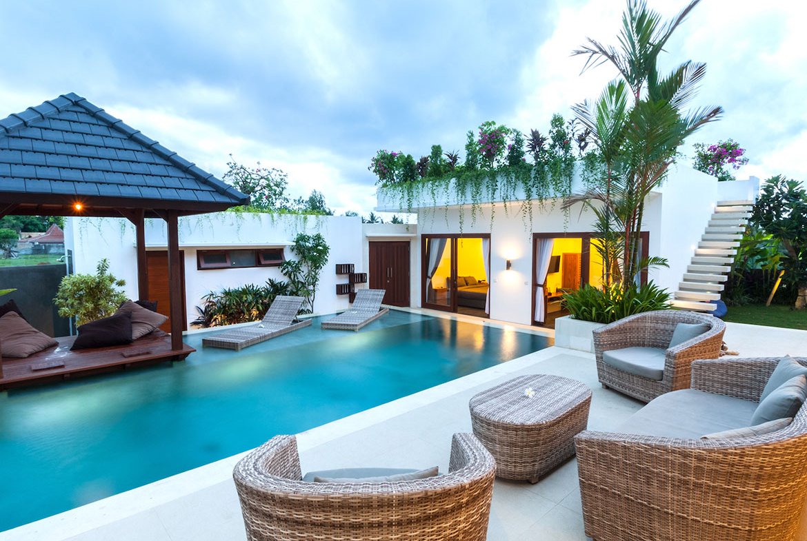 Comfortable Villa in Green