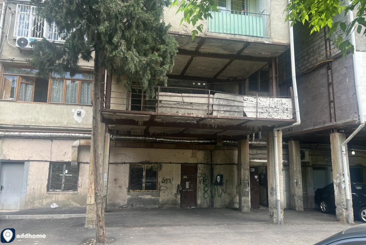 იყიდება 3 ოთახიანი ბინა