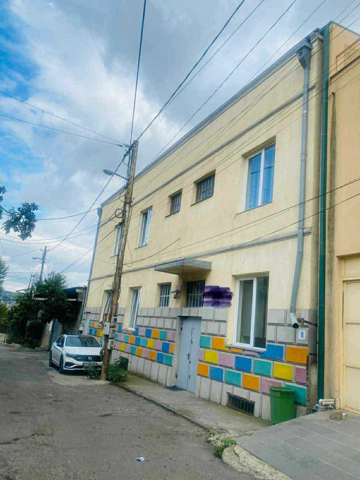 სასწრაფოდ იყიდება სკოლის შენობა, სადაც მიმდინარეობს სწავლა, საუკეთესო ფასად!