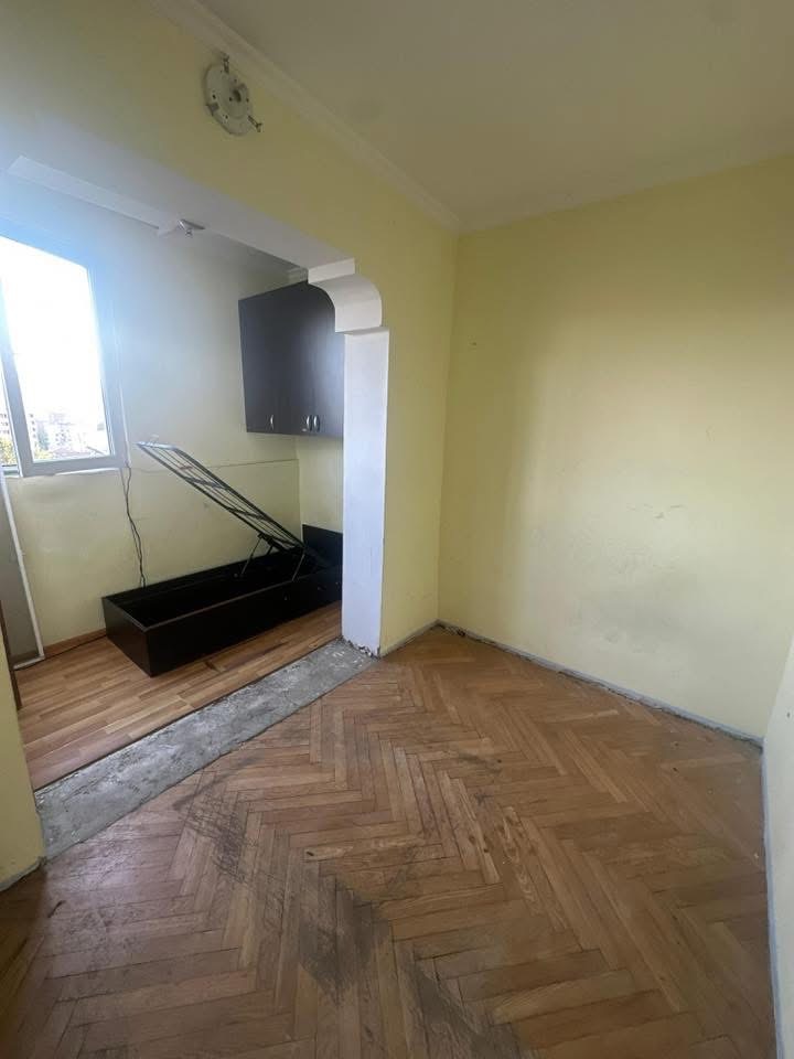 სასწრაფოდ იყიდება ერთი საძინებლით ბინა, ვარკწთილის ზემო პლატოზე, საუკეთესო ფასად!