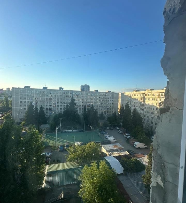 სასწრაფოდ იყიდება ერთი საძინებლით ბინა, ვარკწთილის ზემო პლატოზე, საუკეთესო ფასად!